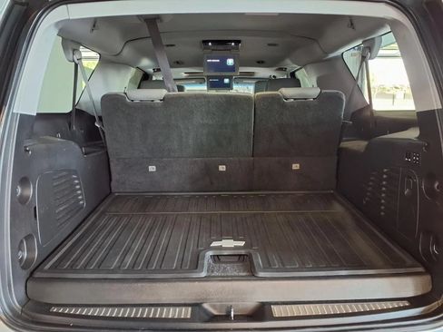 Used 2017 Chevrolet Suburban LT AWD/4WD image 6