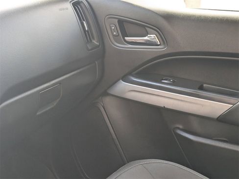 Used 2019 Chevrolet Colorado LT w/ LT Convenience Package image 15