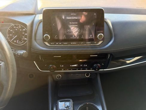 Used 2023 Nissan Rogue SL FWD image 25