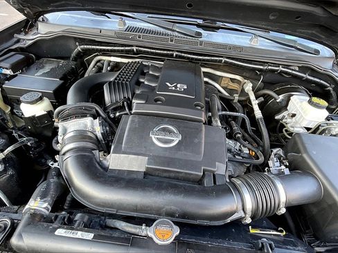 Used 2019 Nissan Frontier SV w/ Value Truck Package image 9