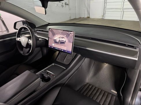Used 2023 Tesla Model Y Performance image 45