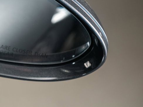 Used 2018 Porsche Panamera 4 AWD/4WD image 36