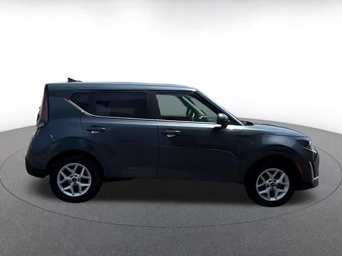 Used 2025 Kia Soul LX w/ LX Technology Package FWD image 15