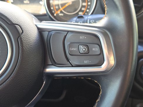 Used 2021 Jeep Wrangler Unlimited Sahara image 30