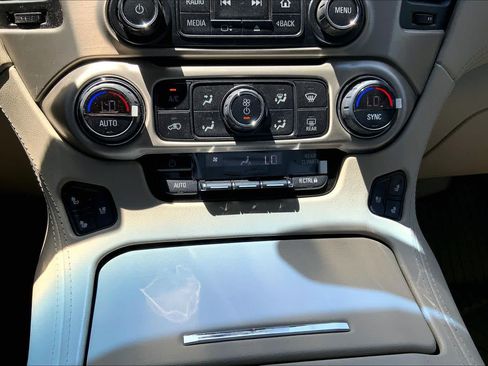 Used 2018 GMC Yukon Denali w/ Denali Ultimate Package AWD/4WD image 34