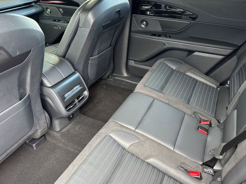 Used 2024 Lincoln Nautilus Reserve w/ Equipment Group 202A image 12