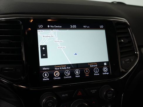 Used 2021 Jeep Grand Cherokee Laredo X AWD/4WD image 7
