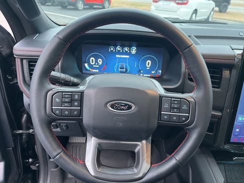 Used 2024 Ford Expedition Limited image 20