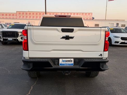 Used 2022 Chevrolet Silverado 1500 Custom Trail Boss w/ Safety Confidence Package AWD/4WD image 4