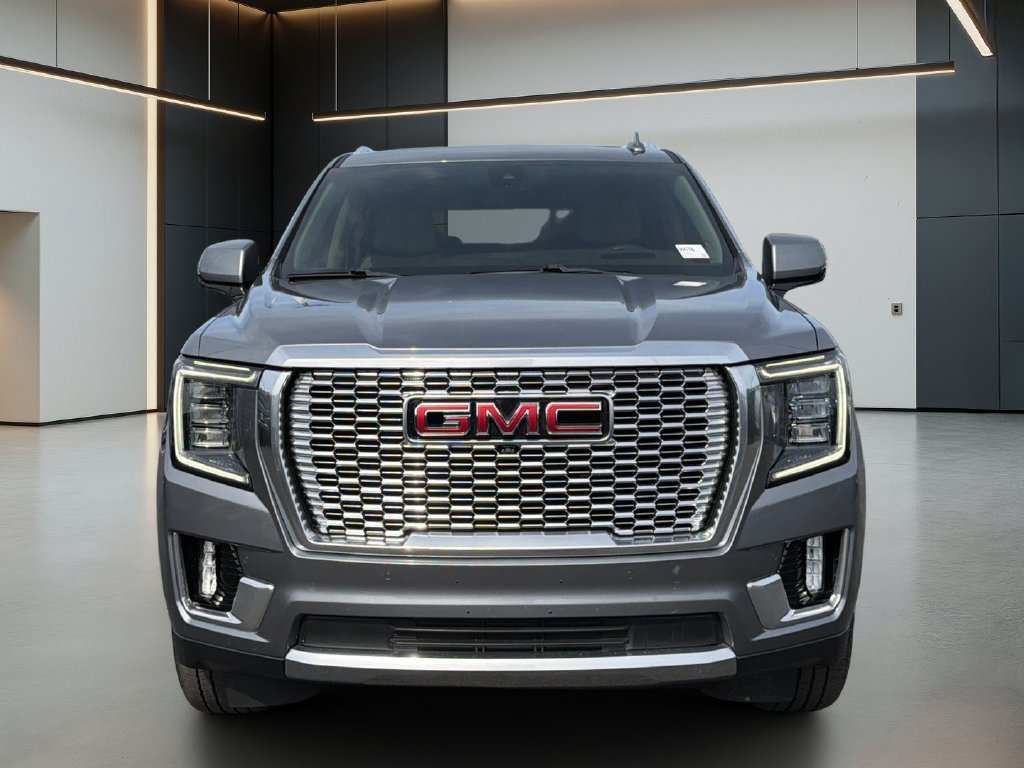 Used 2022 GMC Yukon Denali w/ Denali Premium Package AWD/4WD image 9