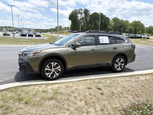Certified 2022 Subaru Outback Limited w/ Popular Package #2 AWD/4WD image 4