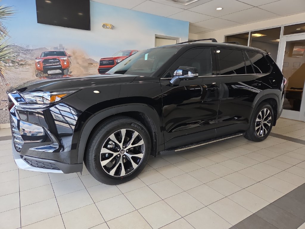 New 2026 Toyota Grand Highlander AWD Hybrid image 2