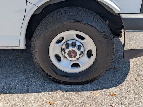 Used 2023 GMC Savana 3500 LS w/ Chrome Appearance Package image 9