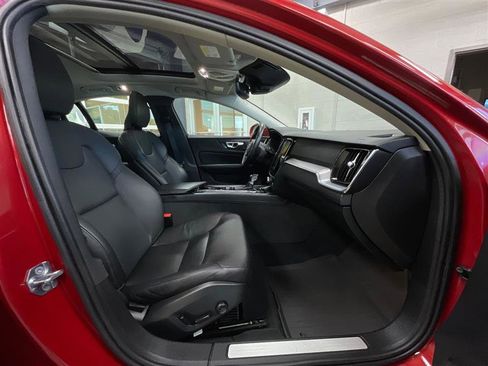 Used 2020 Volvo S60 T6 Momentum AWD/4WD image 27