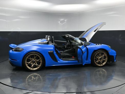 Certified 2025 Porsche 718 Boxster Spyder RS RWD image 31
