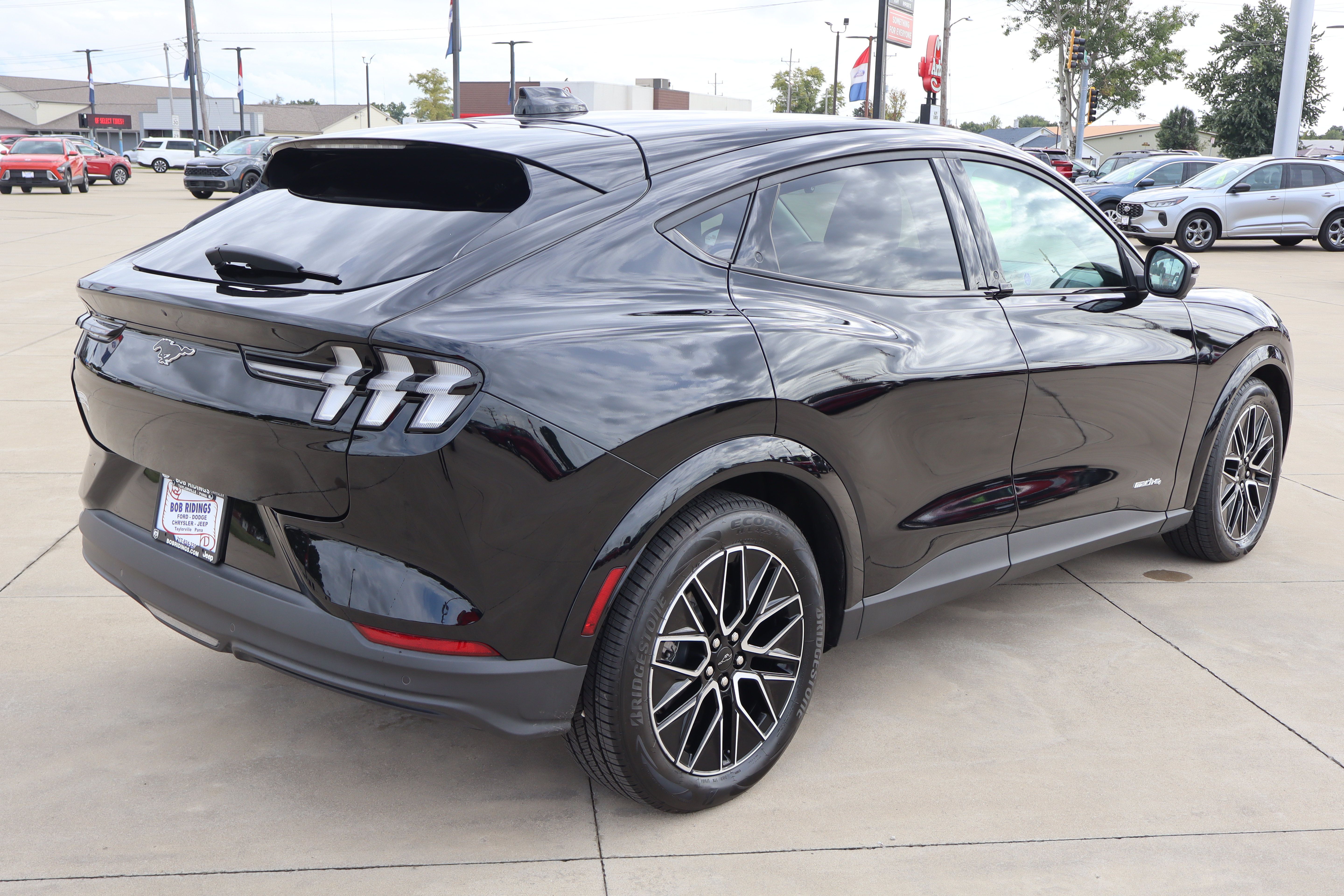 Used 2025 Ford Mustang Mach-E Premium AWD/4WD image 5