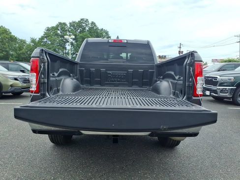 Used 2022 RAM 1500 Big Horn AWD/4WD image 17