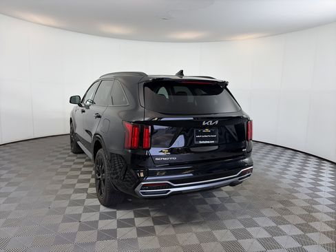 Certified 2023 Kia Sorento SX image 9
