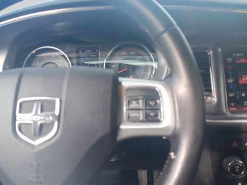 Used 2014 Dodge Charger SXT RWD image 9
