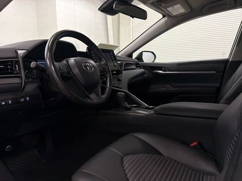Used 2024 Toyota Camry SE FWD image 6