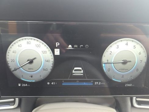 Used 2025 Hyundai Elantra SEL image 11