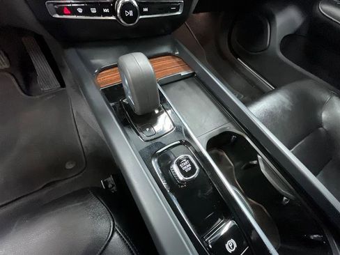 Used 2022 Volvo S60 B5 Inscription FWD image 16