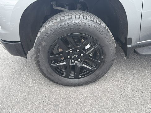 Used 2026 Chevrolet Silverado 1500 LT Trail Boss w/ LT Trail Boss Premium Package AWD/4WD image 11