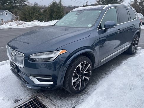 Used 2024 Volvo XC90 B6 Plus image 4
