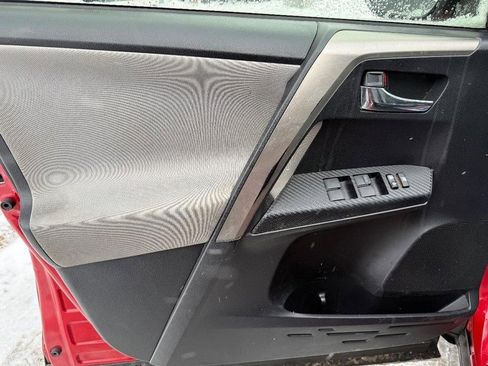 Used 2014 Toyota RAV4 XLE image 19