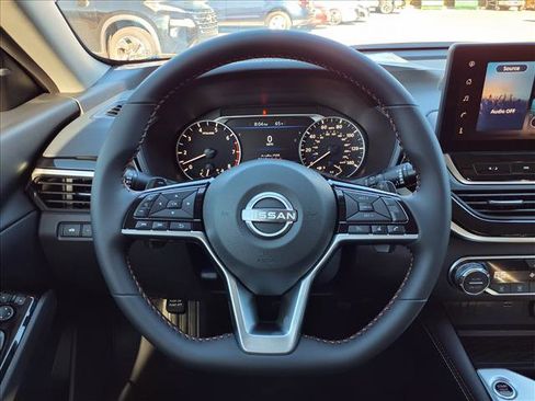 New 2025 Nissan Altima 2.5 SR image 15