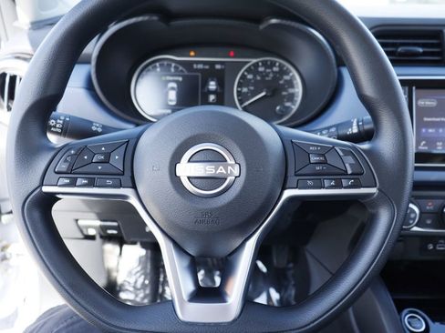 Used 2025 Nissan Versa SV FWD image 11