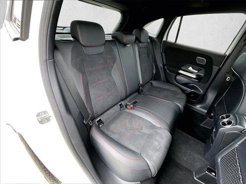 Used 2025 Mercedes-Benz GLA 250 image 29