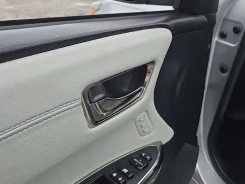 Used 2013 Toyota Avalon Limited FWD image 11