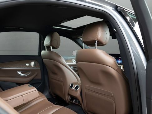 Used 2022 Mercedes-Benz E 450 4MATIC Sedan w/ Driver Assistance Package image 61