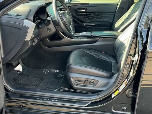 Used 2021 Toyota Avalon Limited w/ Advanced Safety Package image 18