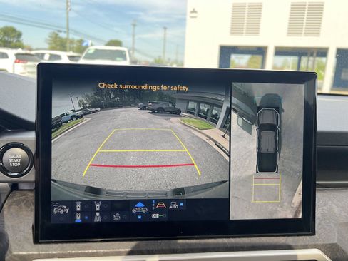 Used 2024 Toyota Tacoma Limited w/ Limited Package (LT) image 16