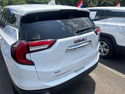 Used 2024 GMC Terrain SLE FWD image 14