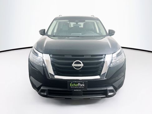 Used 2024 Nissan Pathfinder SV AWD/4WD image 2