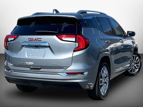 Used 2023 GMC Terrain Denali w/ Denali Premium Package AWD/4WD image 2