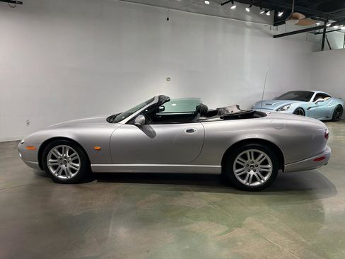 Used 2005 Jaguar XK8 Convertible image 30