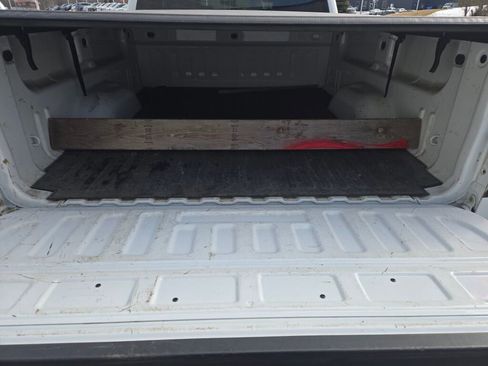 Used 2017 Chevrolet Silverado 1500 Custom w/ Custom Convenience Package image 16