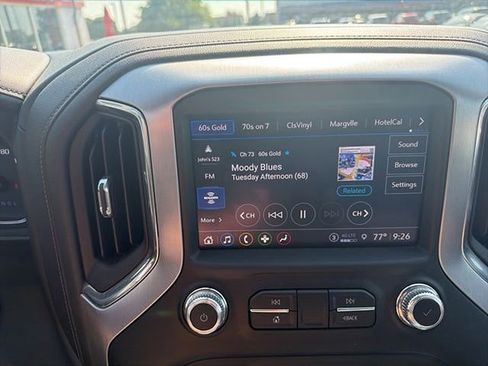 Used 2022 GMC Sierra 1500 SLT w/ SLT Premium Package AWD/4WD image 9