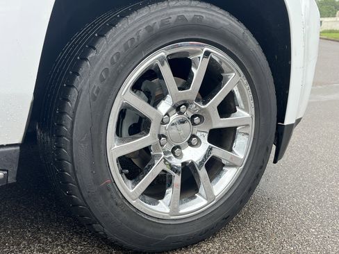 Used 2019 GMC Yukon Denali w/ Open Road Package AWD/4WD image 37