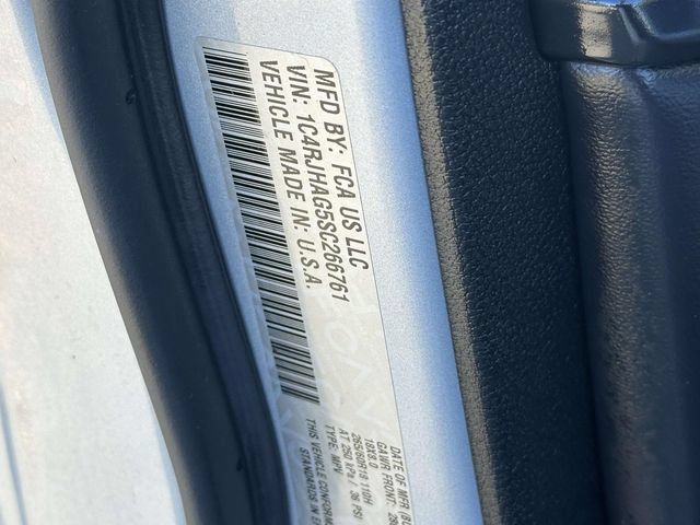 Certified 2025 Jeep Grand Cherokee Laredo X w/ Luxury Tech Group I AWD/4WD image 11