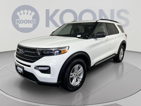 Certified 2022 Ford Explorer XLT w/ Equipment Group 202A AWD/4WD image 5