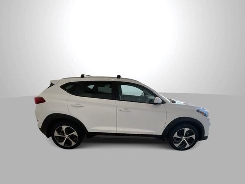 Used 2016 Hyundai Tucson Sport image 9