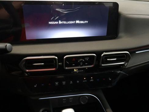New 2026 Nissan Sentra SR w/ SR Premium Package FWD image 19