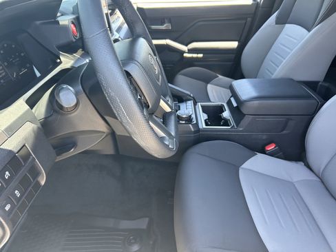 Used 2025 Toyota Tacoma TRD Sport AWD/4WD image 26