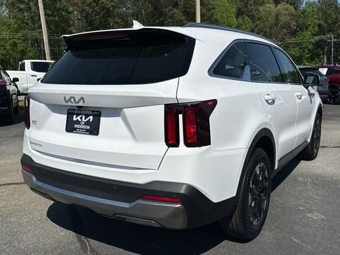 Used 2025 Kia Sorento S w/ Panoramic Sunroof Package image 3