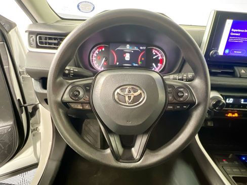 Used 2024 Toyota RAV4 XLE image 17